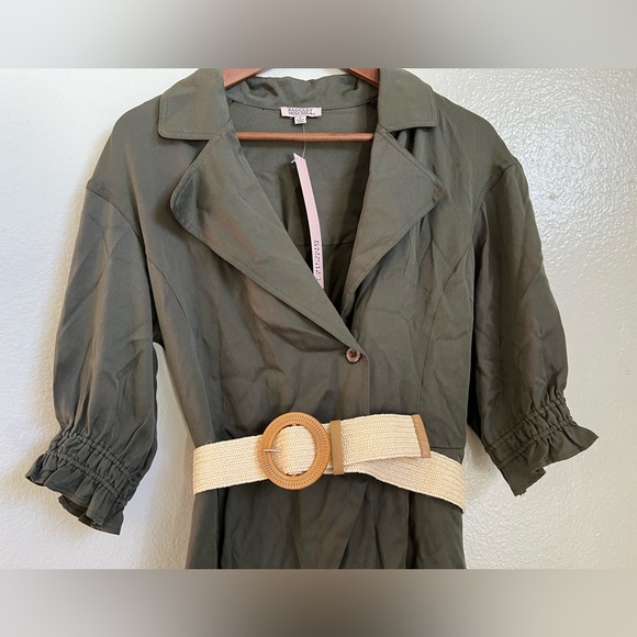 Badgley Mischka tweed collection. Olive green biscuit belted jumper. Size Small - Picture 5 of 11